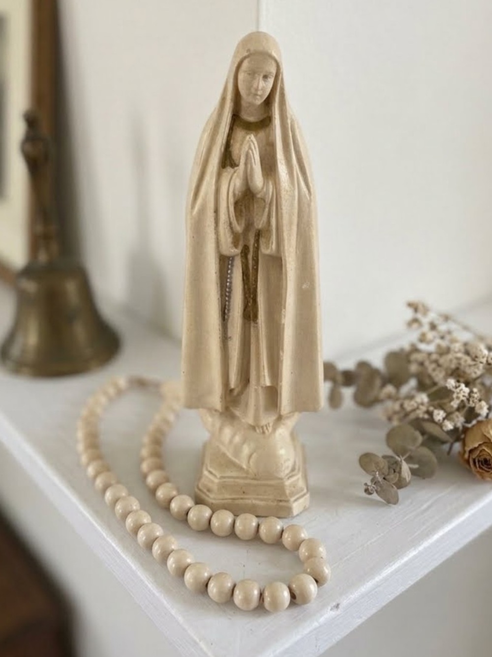 Virgin Mary Statue
Made in France 
Vintage
6”